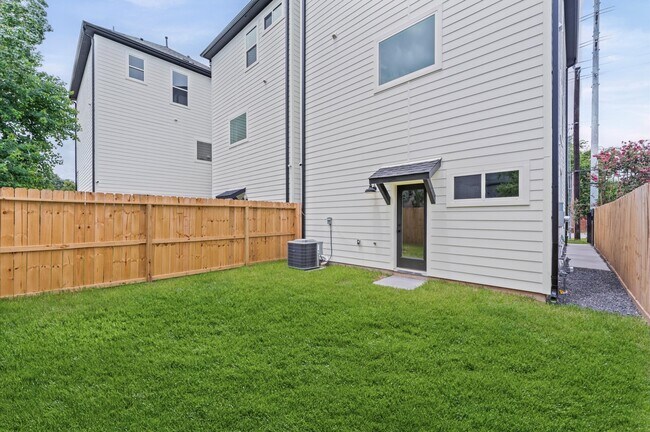 Building Photo - 7225 Tierwester St
