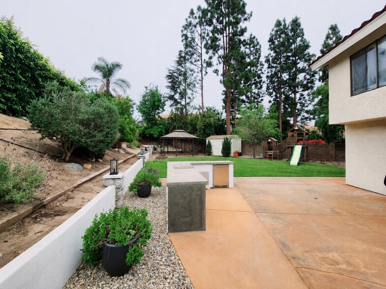Building Photo - 4046 Oak Glen