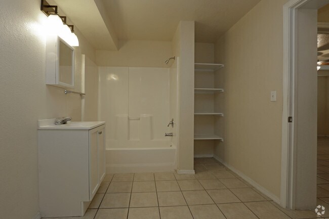 Arlen Oasis Apartments El Paso Tx Apartment Finder Interior Photo Arlen Oasis Apartments