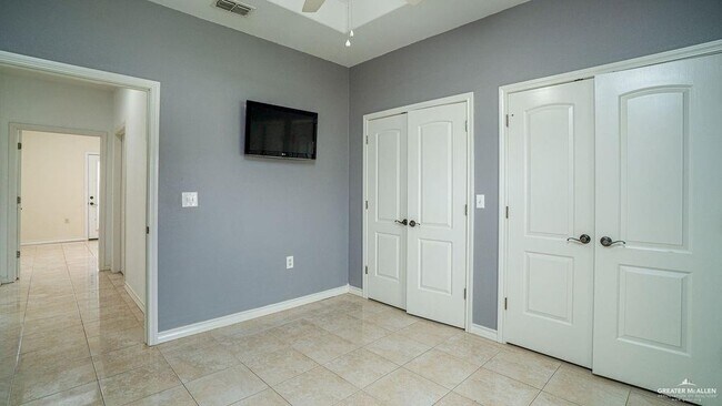 Building Photo - 2415 Flag Stone Terrace