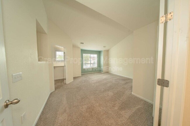 Building Photo - 12780 Ivanhoe St