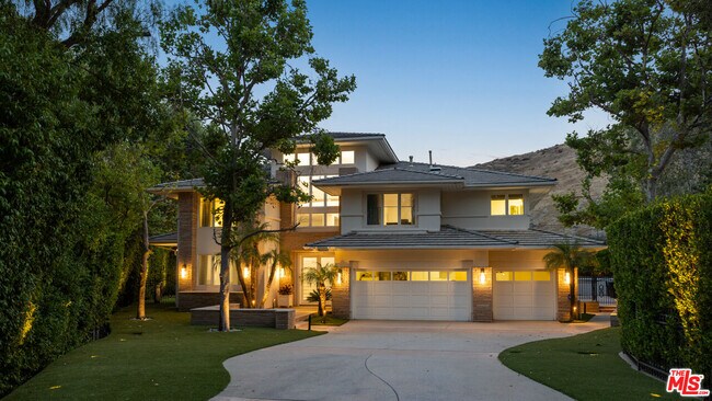 Building Photo - 1653 Vista Oaks Way