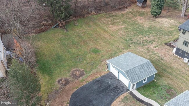 Building Photo - 1434 River Rd
