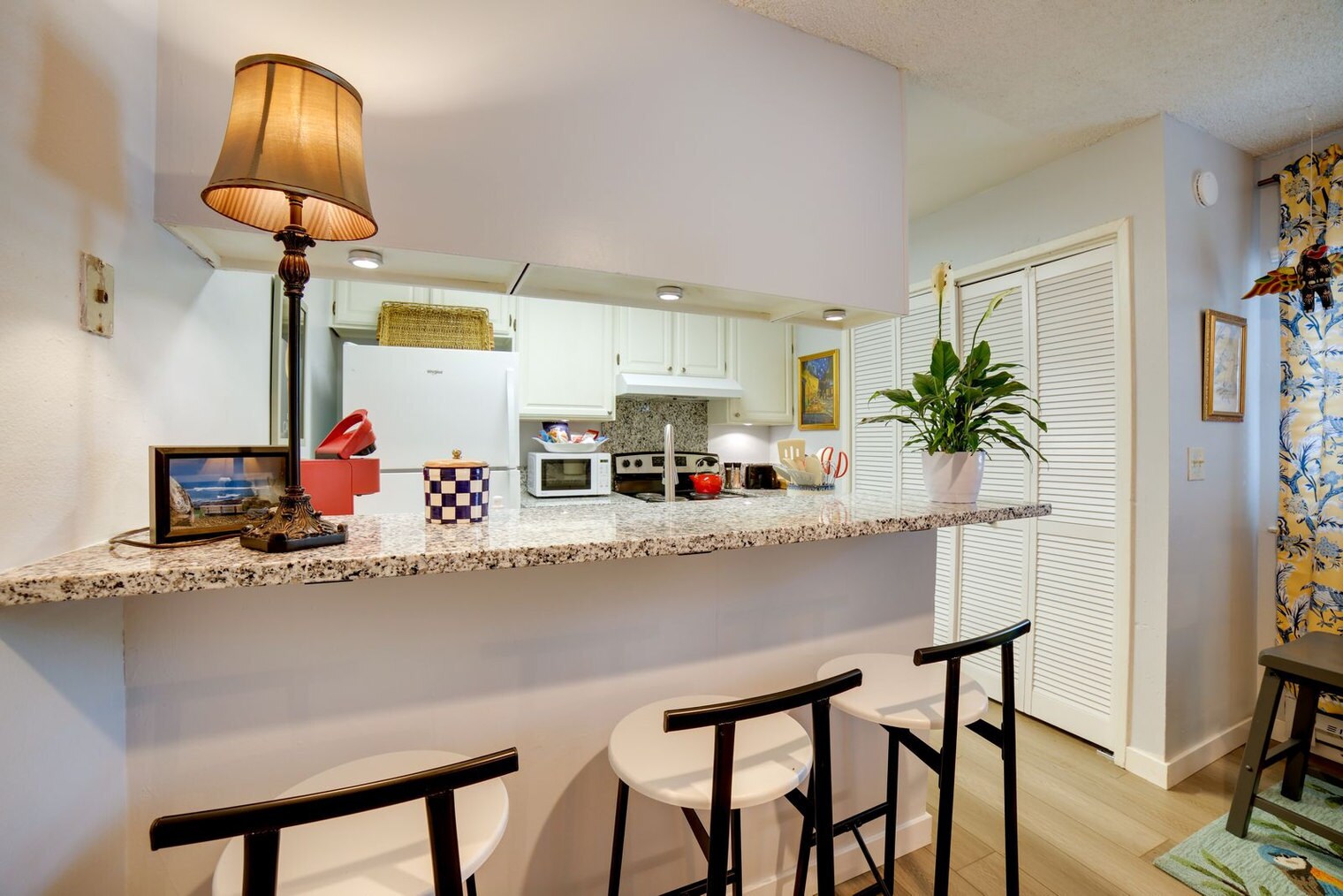 Building Photo - 4951 Catalina Dr