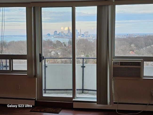 Building Photo - 11811 Lake Ave