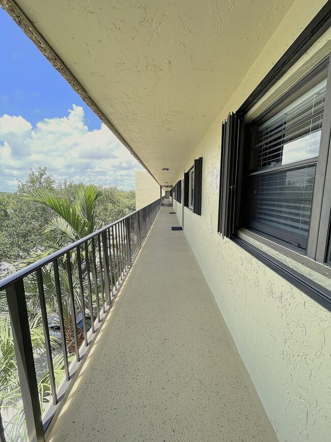 Building Photo - 367 S Federal Hwy