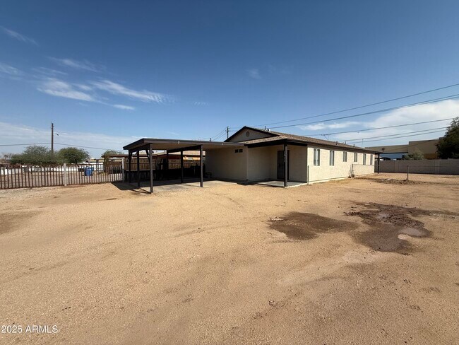 Building Photo - 1811 W Tonto St