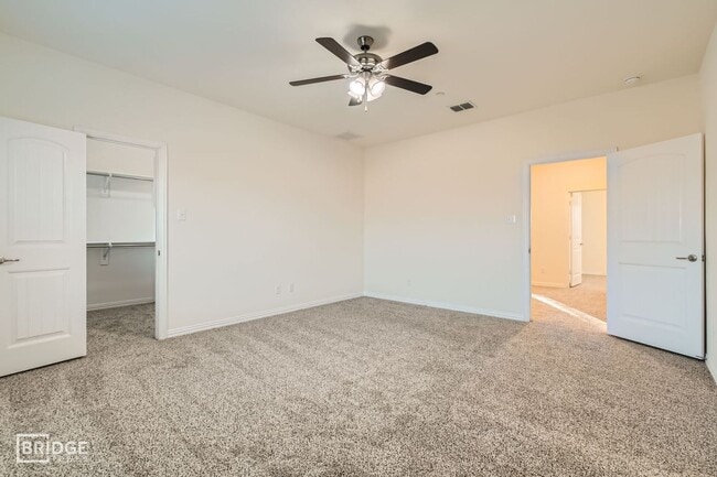 Building Photo - 1341 Lakecrest Ln