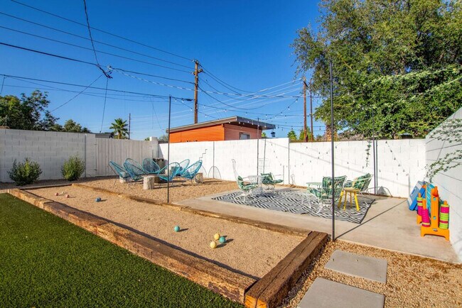 Building Photo - 1138 E Northview Ave