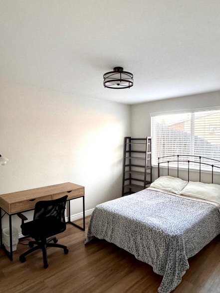 Building Photo - 9020 Osceola St