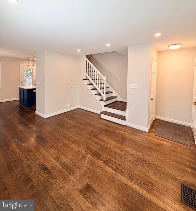 Building Photo - 4800 S 28th St