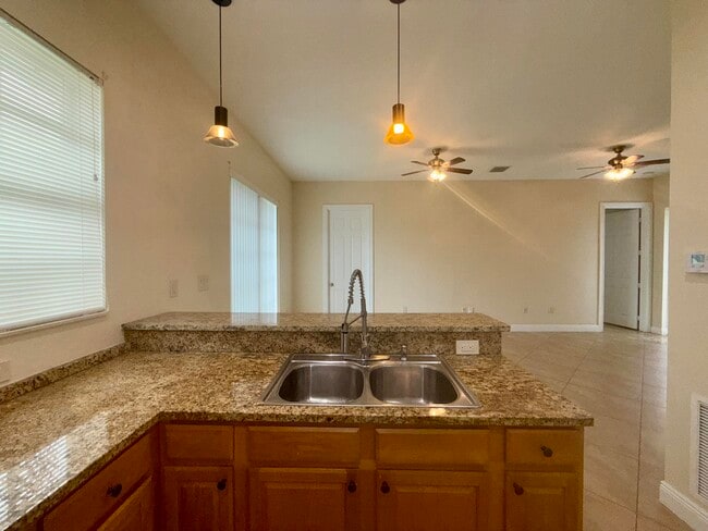 Building Photo - 12094 Citrus Grove Blvd
