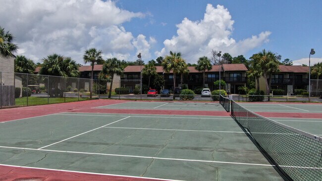 Building Photo - 17620 Front Beach Rd