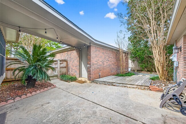 Building Photo - 18526 Fawn Run Ln