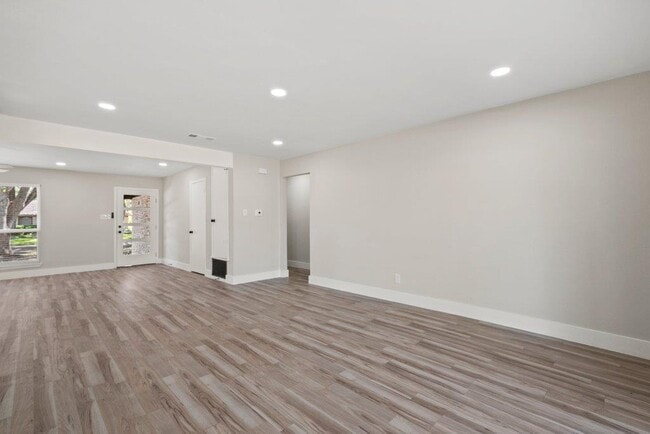 Building Photo - 1313 Redbud Trail