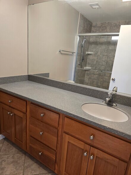 Building Photo - 5515 Cheshire Meadows Way