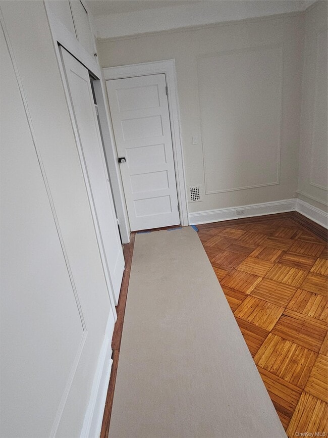 Building Photo - 399 Irving Ave