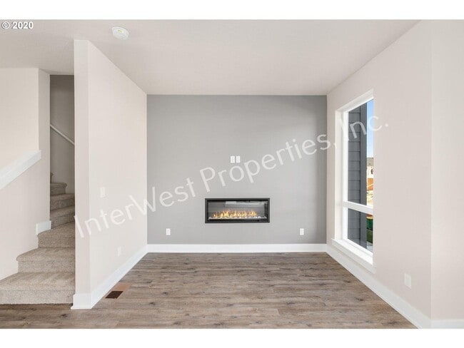 Building Photo - BEAUTIFUL NEWER CONSTRUCTION 4 BD HOME W/2...