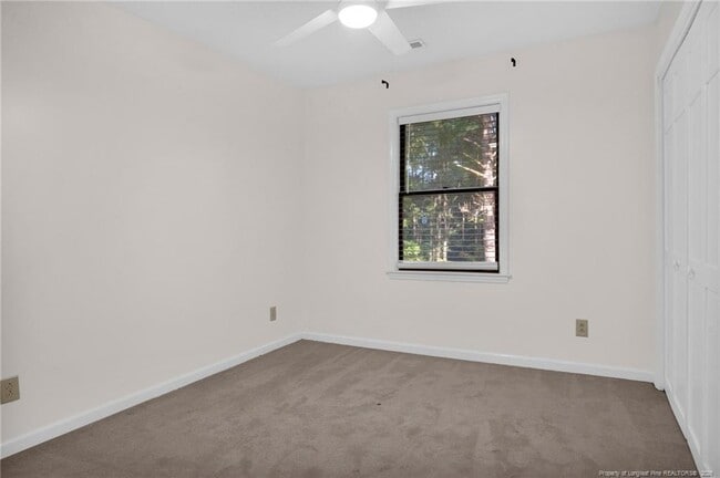 Building Photo - 160 Carolina Way