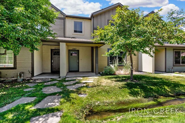 Primary Photo - Open Floorplan Townhome with 3 suites