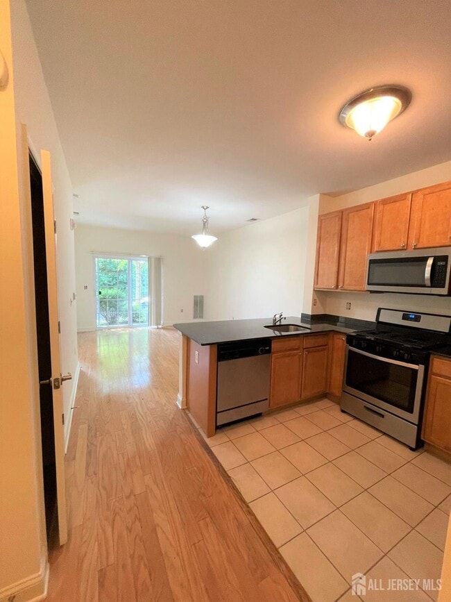 Building Photo - 1118 Giordano Ave