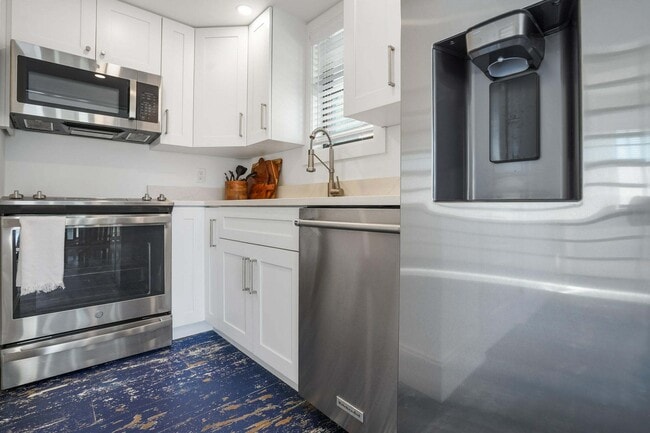 Building Photo - 19471 Harbor Rd S