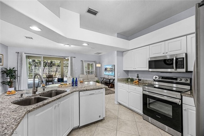 Building Photo - 2649 SW 32nd St