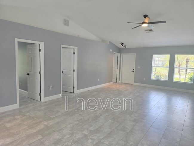Building Photo - 805 East 13th Street
