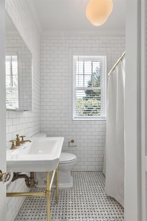 Building Photo - 116 Lafayette Dr NE