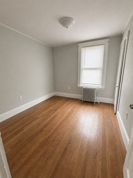Building Photo - 112 Bonney St