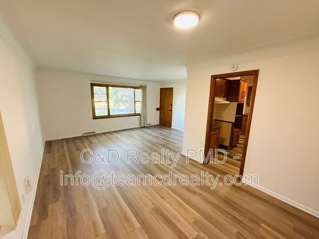 Building Photo - 426 E 200th St