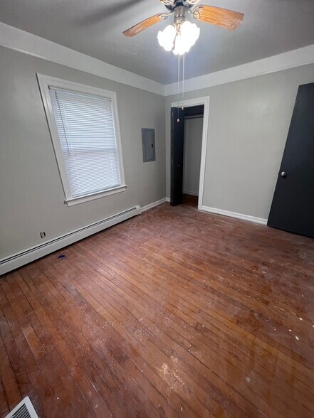 Building Photo - 741 Banghart St