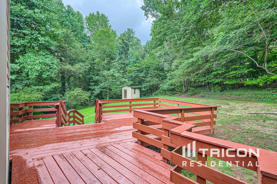 Building Photo - 136 Bramble Oak Dr