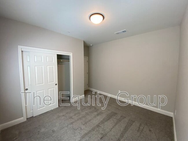 Building Photo - 1129 E Harter Dr