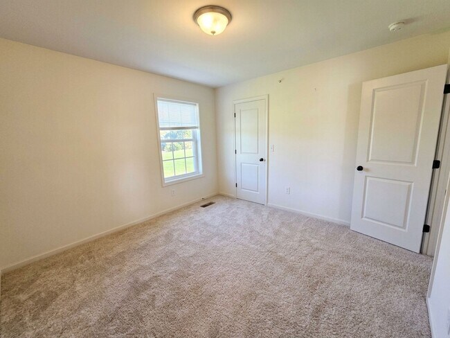 Building Photo - 172 Randolph Dr