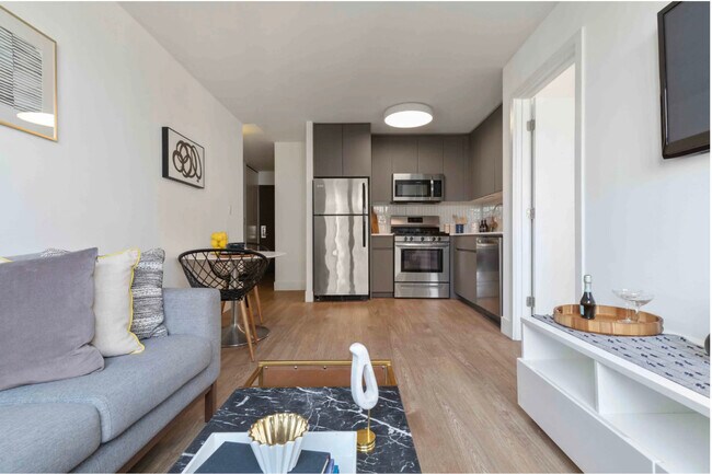 Building Photo - 420 W Belmont Ave