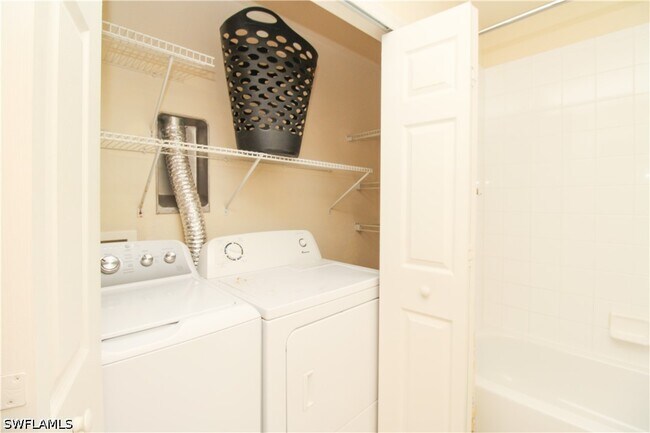 Building Photo - 9051 Gervais Cir