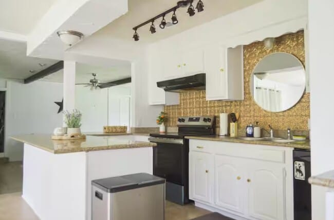 Building Photo - 2369 Apache Dr