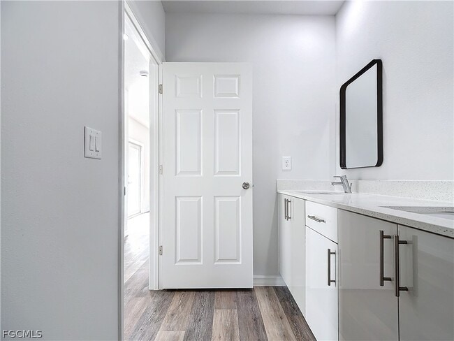 Building Photo - 336 Hermosa Ave