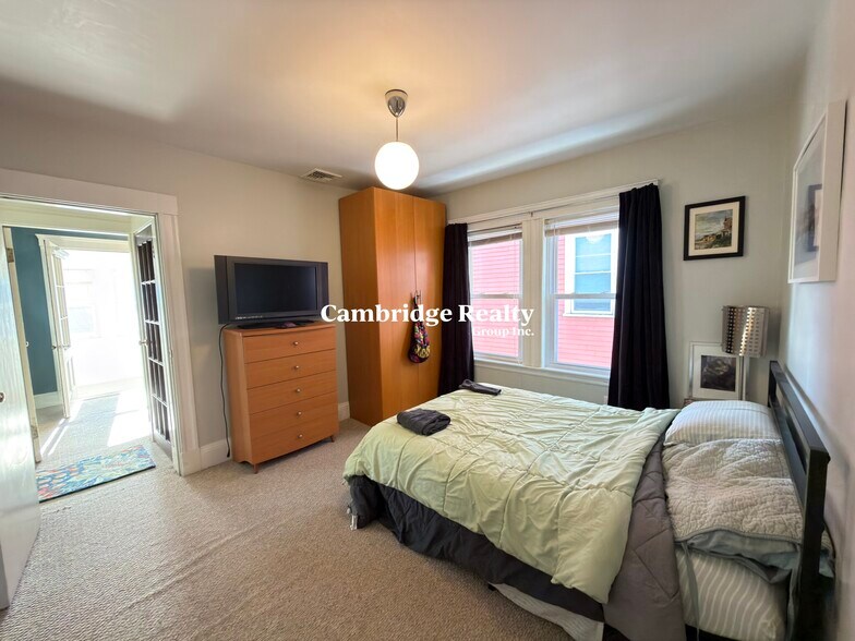 Building Photo - 20 Magnolia Ave