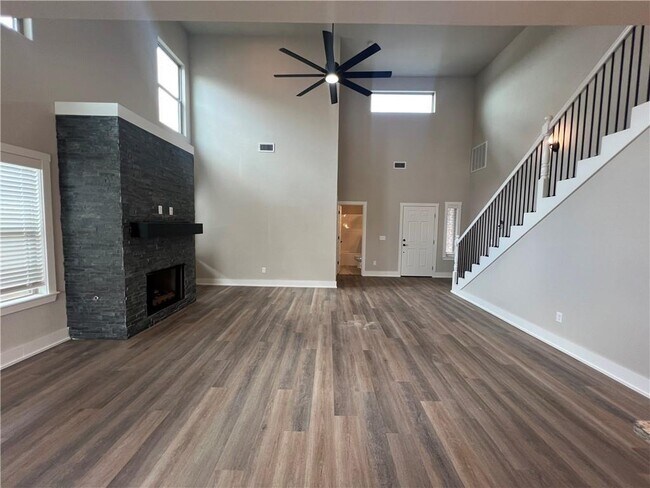 Building Photo - 7301 SW Basswood Ave