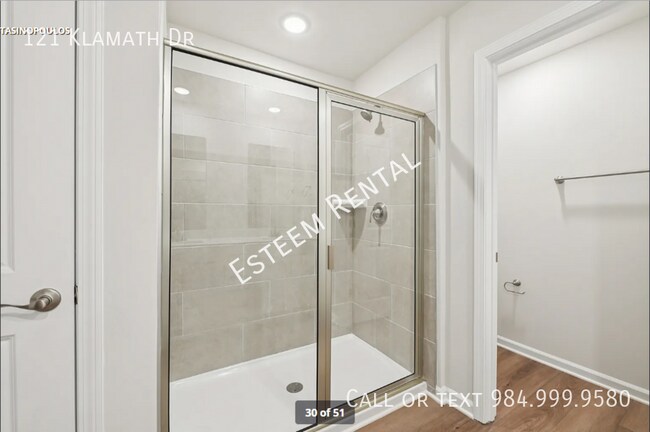 Building Photo - 121 Klamath Dr