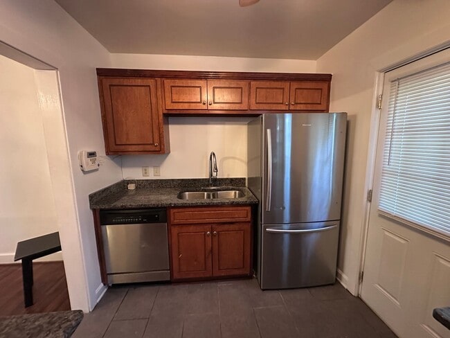 Building Photo - Cottage Style Home