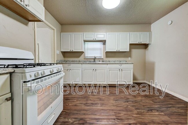 Building Photo - 3513 Springlake Dr