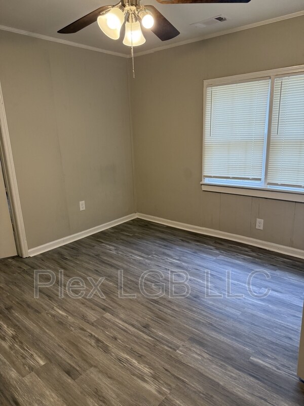 Building Photo - 116 Oak Ln