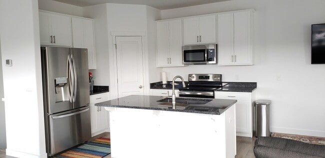 Building Photo - 15291 S Tack Way