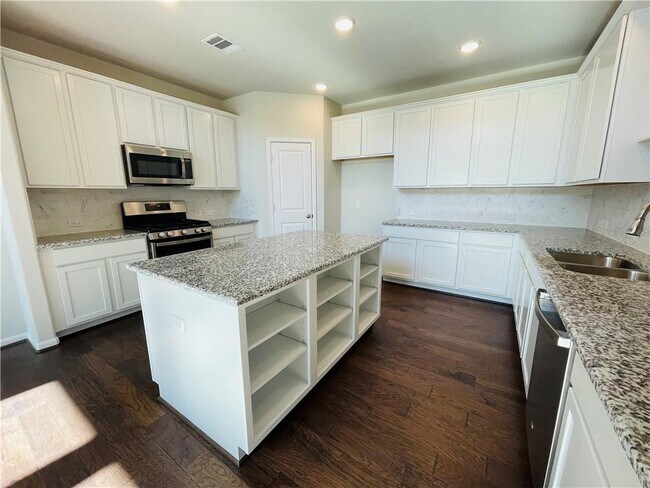 Building Photo - 243 Clear Fork Loop