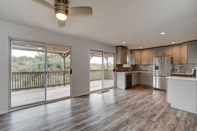 Building Photo - Beautiful Home for Rent in Prescott!