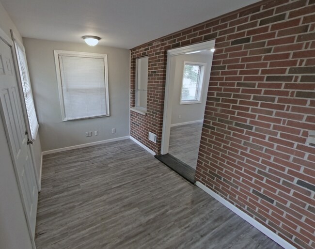 Building Photo - 726 Randle St