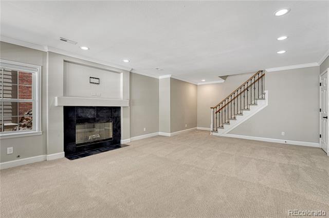 Building Photo - 9885 Greensview Cir